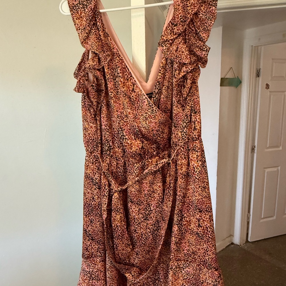 Elegant Leopard Print Dress